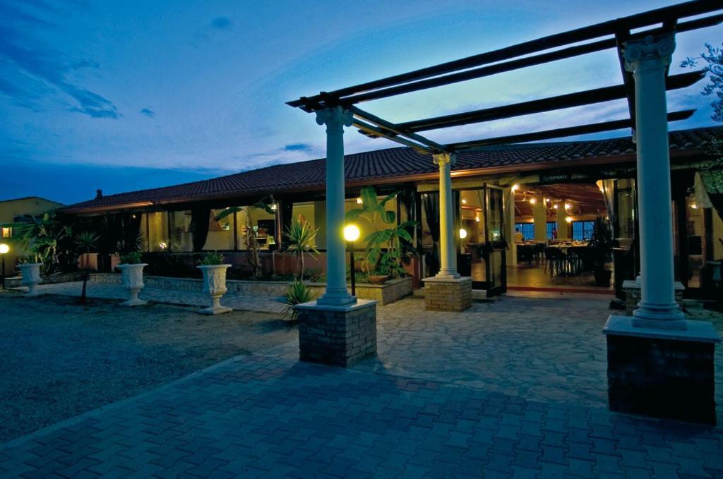 Napeto Village Pizzo  Exterior photo